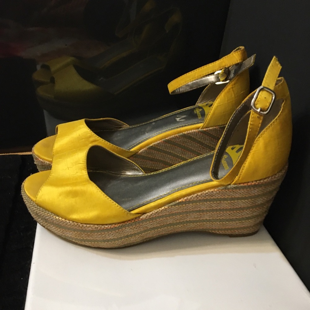 Dress sandals